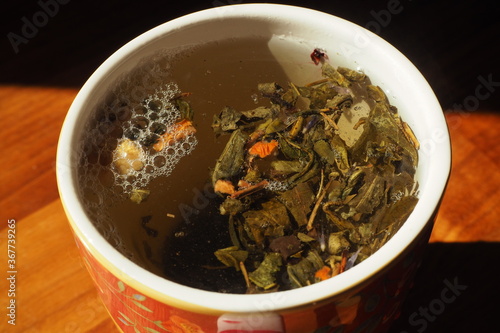 Wallpaper Mural Zaparzone liście herbaty w czerwonym kubku Torontodigital.ca