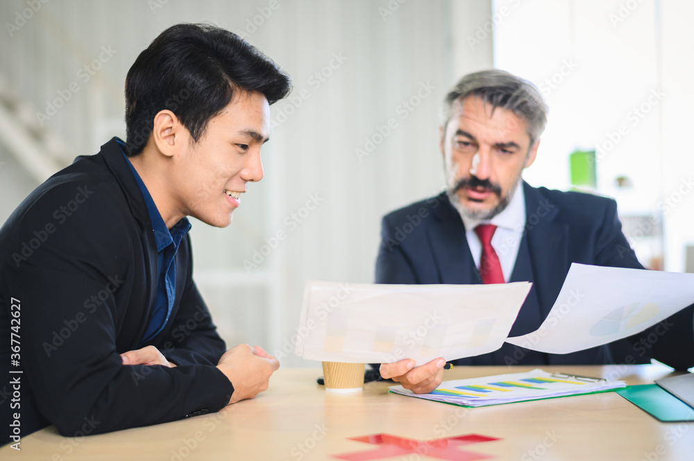 Meetings and presentations In a successful company, happy employees Meetings and presentations In a successful company, happy employees