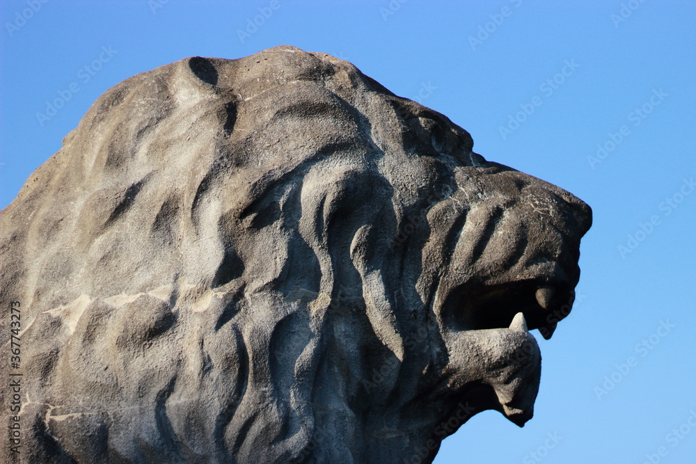 leon escultura