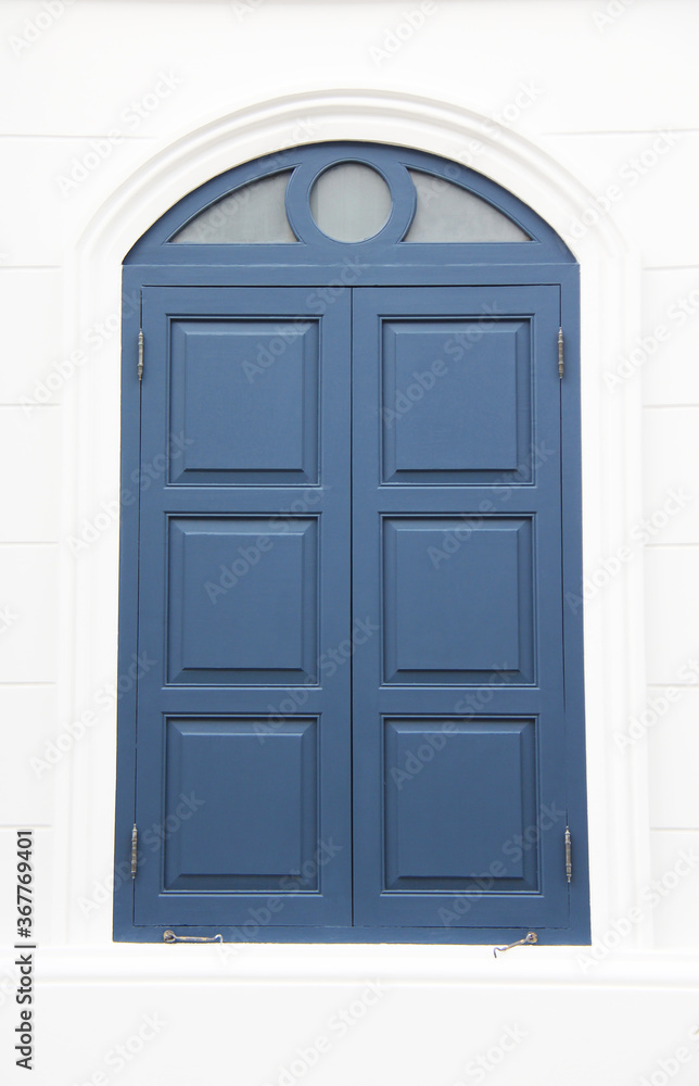 blue window with white background