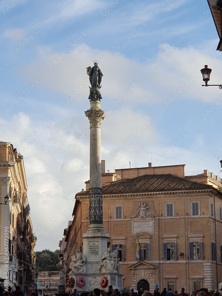 Statue auf der Piazza di Spagna in Rom Italien