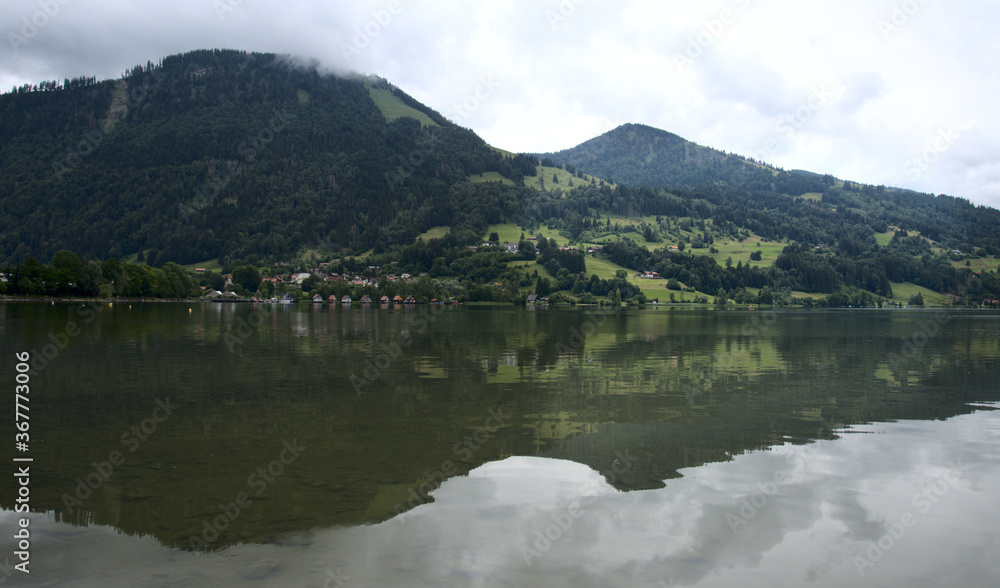 Obraz premium Reflection, the lake in the mountains, Großer Alpsee 