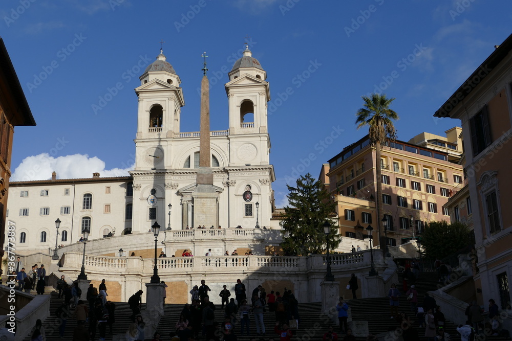 Obelisk und Kirche Santa Trinità dei Monte in Rom Italien