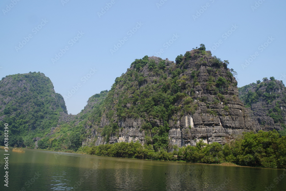 ベトナム　世界遺産チャンアンの景観複合体　タムコック