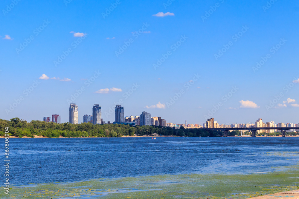 Naklejka premium View of Paton bridge and the Dnieper river in Kiev, Ukraine