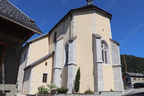 église catholique Saint Etienne vue de l'extérieur, ville de Dingy Saint Clair, Département Haute Savoie, France
