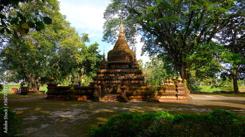 A tempel in a park  mostly visited by young burmese people.