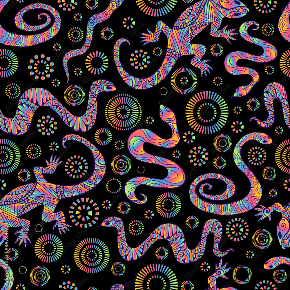 Fototapeta premium Variagated lizards and snakes seamless pattern, isolated on dblack background.
