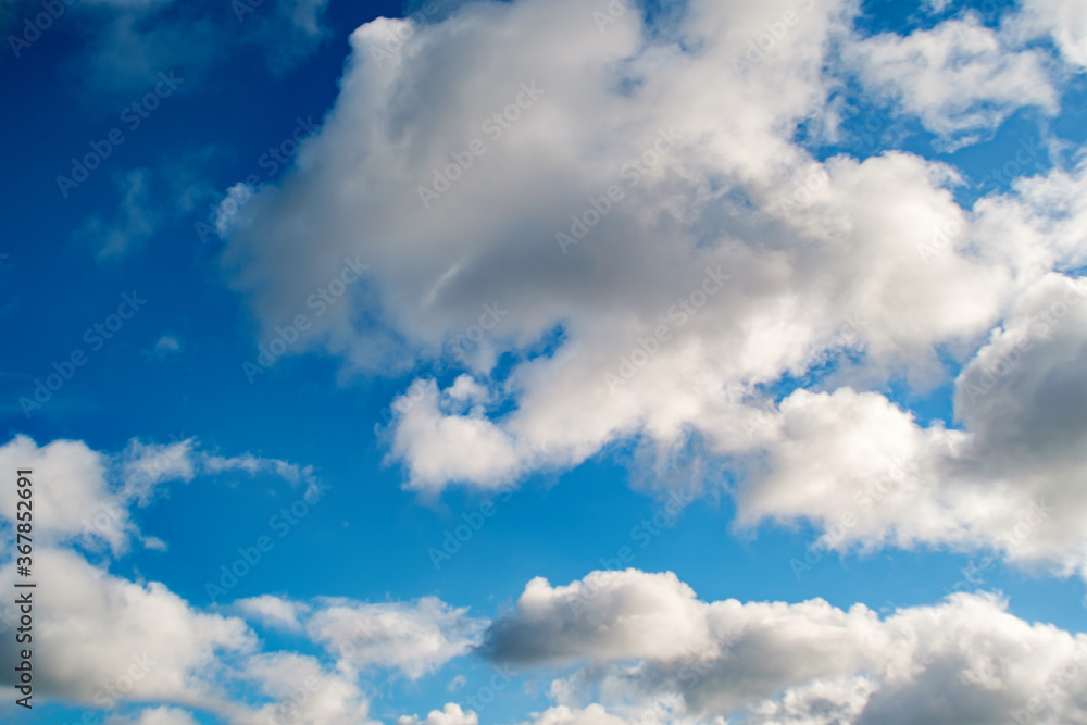 Obraz premium Shining sun at clear blue sky