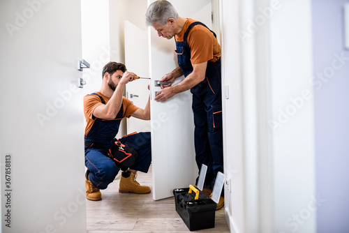 Photos Best men at work