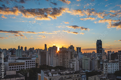 Sunset in São Paulo © Leila Fugii