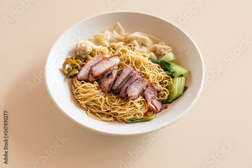char siew wanton noodles