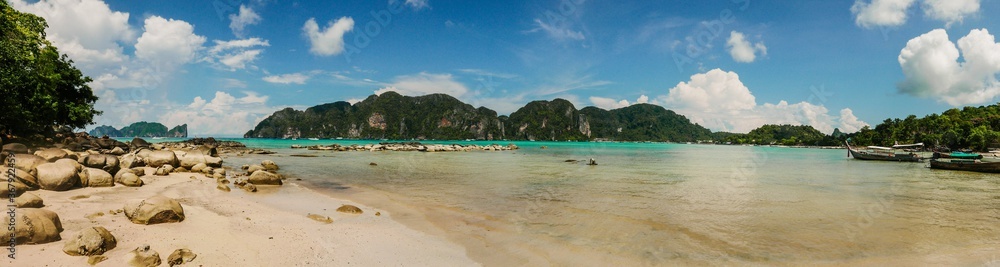 Obraz premium Paradisiac Koh Phi Phi beach. Thailand.