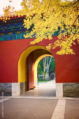 the entrance to the temple of heaven