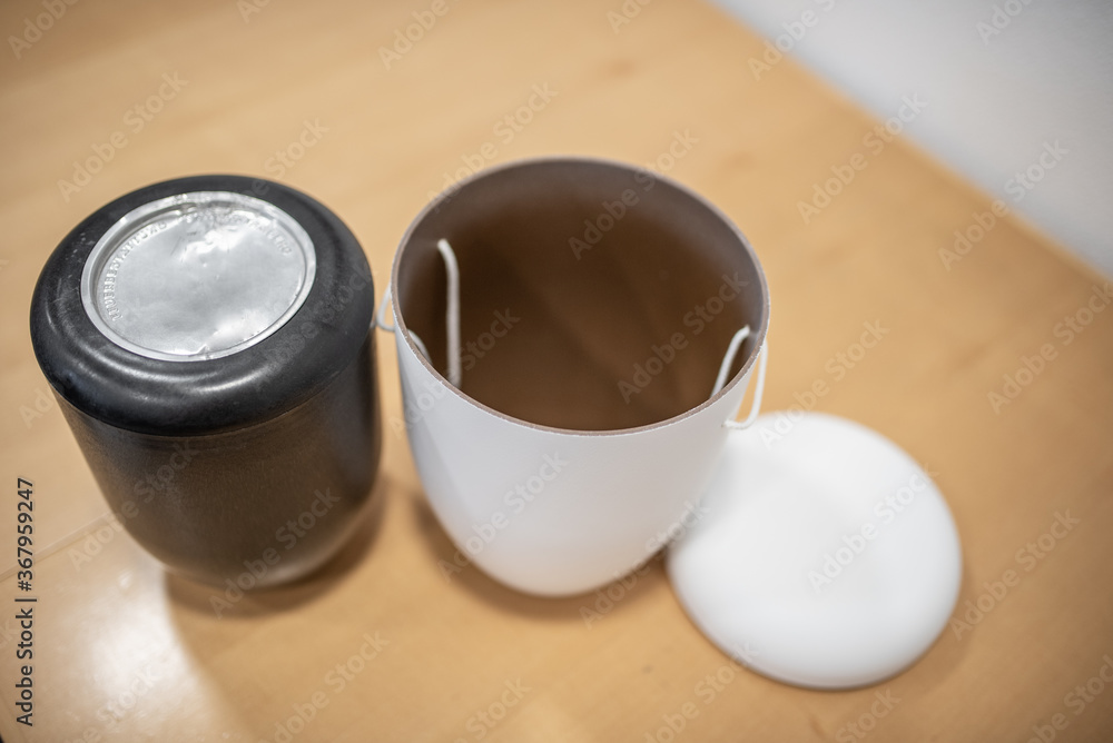 Urne für Bestattung und Beerdigung