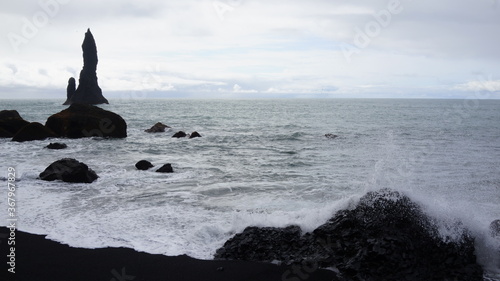 sea and black rocks