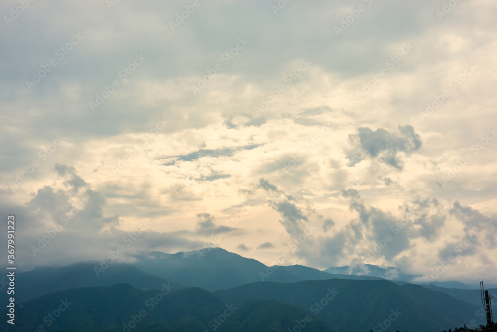 【雲イメージ】夕刻の溢れる雲