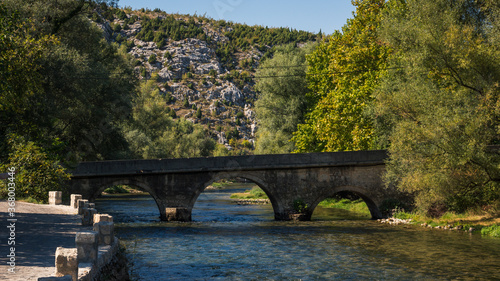 Obraz na płótnie Old stone bridge over the Bona river in Blagaj, Bosnia and Herzegovina w salonie