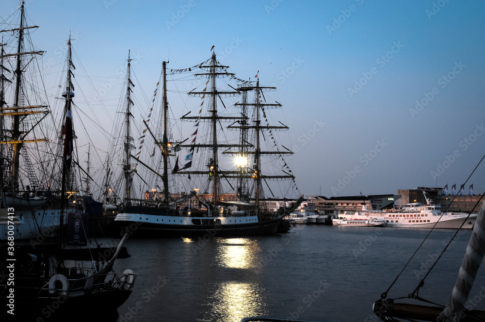 Port w Gdyni o poranku Port w Gdyni o poranku