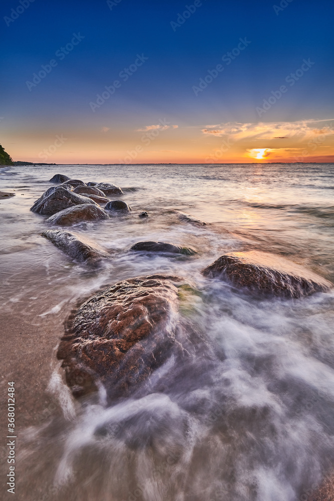 Obraz premium rocky baltic seascape in the evening