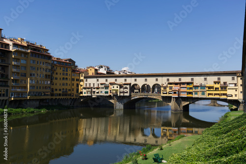 Fototapeta Naklejka Na Ścianę i Meble -  The beautiful Ponte Vecchio in Florence