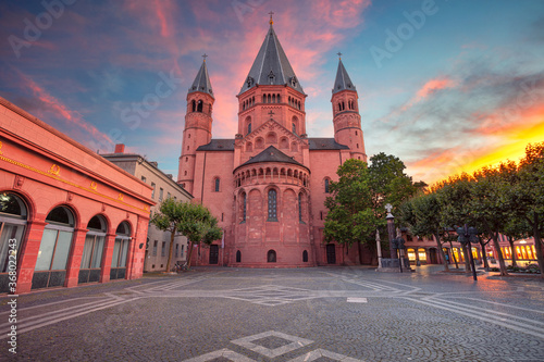 Mainz, Germany. Cityscape image of Mainz downtown with Mainz Cathedral during beautiful sunset.	