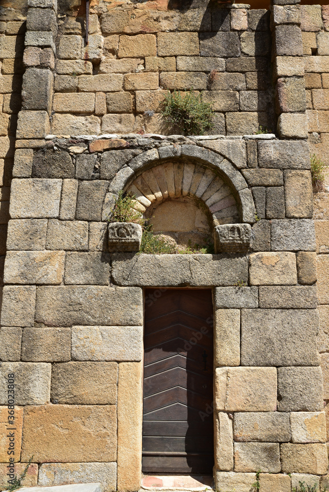 Portail de l'église San Pietro et San Paolo de Lumio, Corse