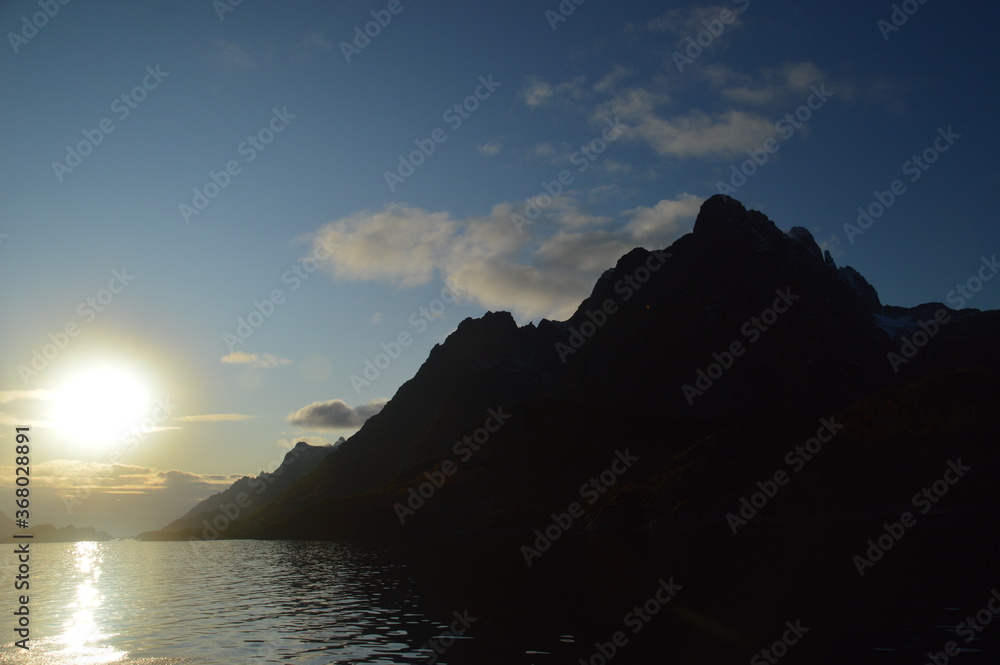 Fototapeta premium Autumn colors on the mountains and in the fjords of Lofoten Norway
