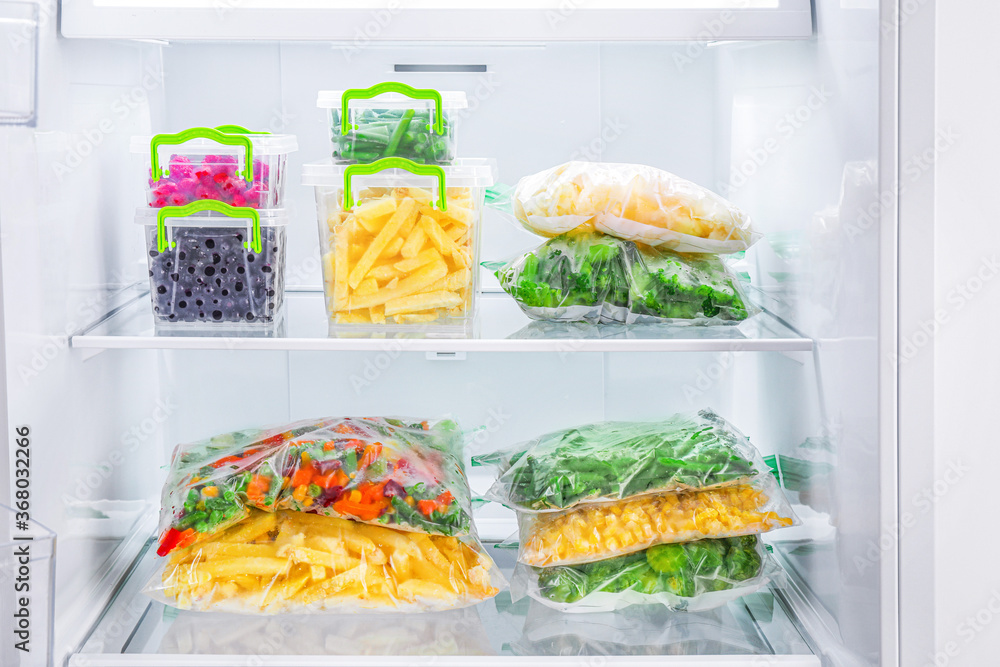 Packages and containers with frozen products Packages and containers with frozen products
