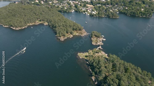 Nordåsvannet og marmorøyene i Bergen photo