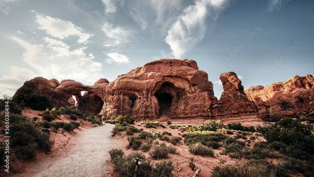 Φωτογραφία Beautiful scenery of the Double Arch in Arches National Park, Utah - USA