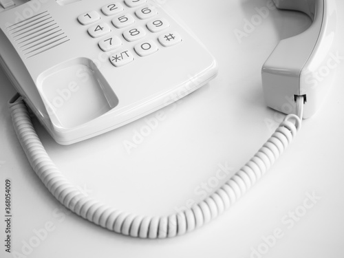 白いビジネス電話のクローズアップ写真
