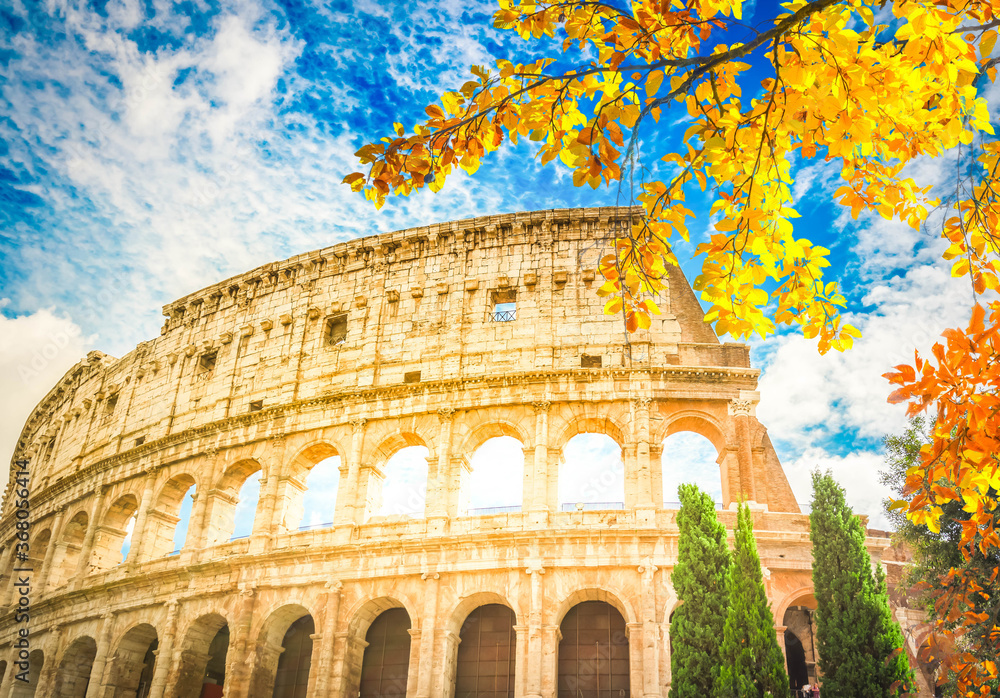 Obraz premium Colosseum at sunset in Rome, Italy