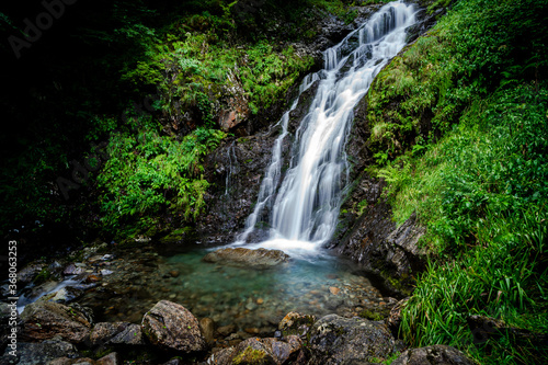 Fototapeta Naklejka Na Ścianę i Meble -  Randonnée cascade du Leziou et forêt dans les Pyrénées ariégeoises large 
