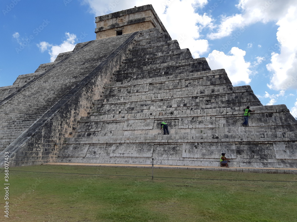 El Castillo (The temple of Kukulcan). The mesoamerican step-pyramid at the center of the Chichen Itza archaeological site. Yucatan,Mexico.