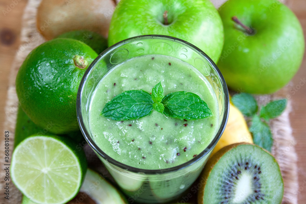 Green fruit smoothie with mint Green fruit smoothie with mint