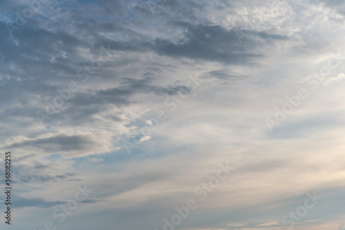 Fototapeta Naklejka Na Ścianę i Meble -  chmury na tle nieba