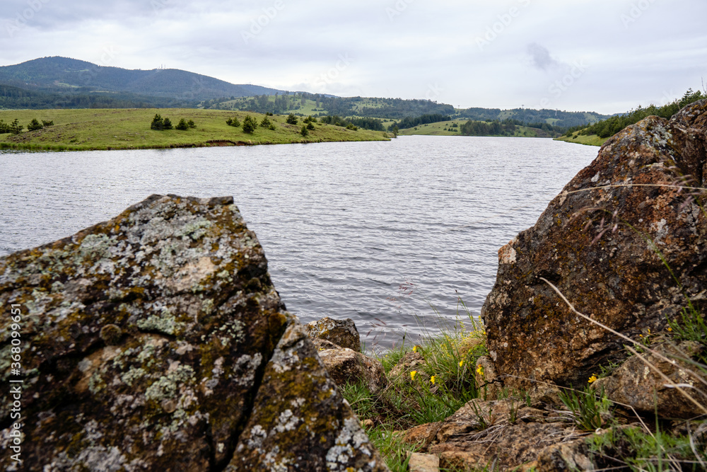 Fototapeta premium River and the stones non urban scene