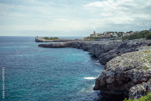 Die schöne Küste von Cala Mendia in Spanien Mallorca.  photo