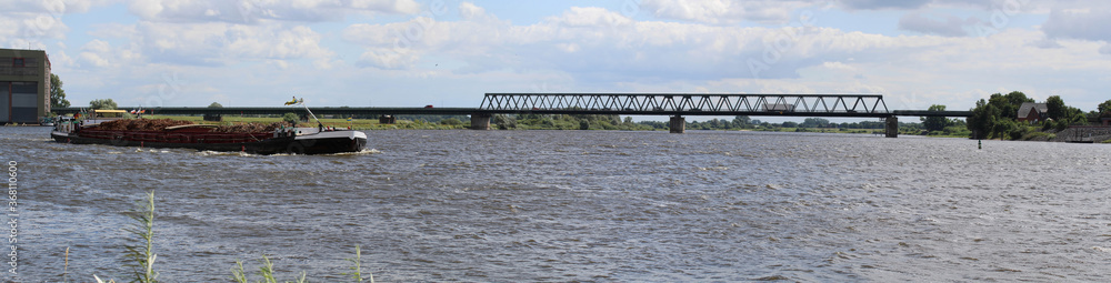 Fototapeta premium .Projection: Rectilinear (0).FOV: 51 x 17.Ev: 14,37