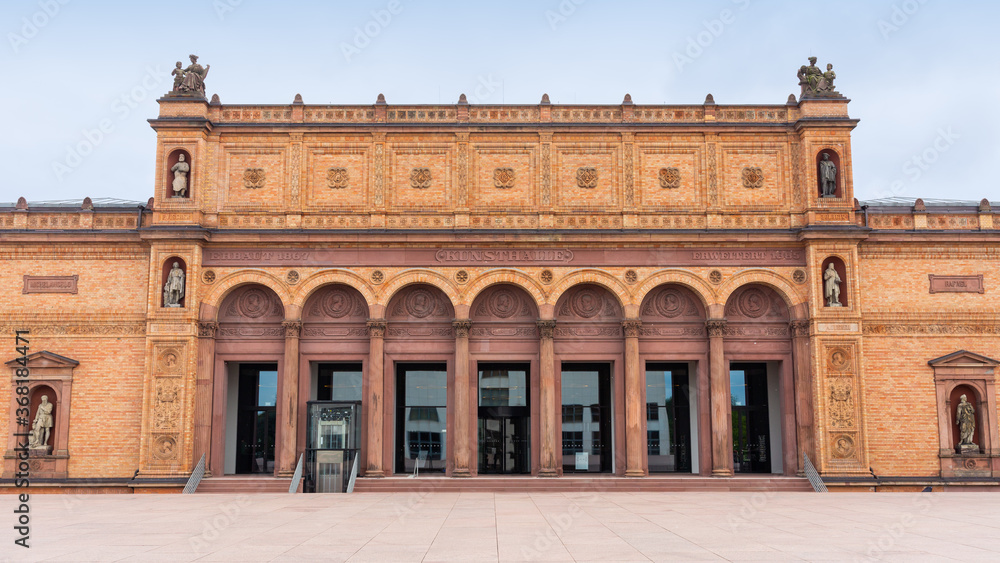 Front view of the Hamburger Kunsthalle. The Kunsthalle is one of Germany's largest art museums.