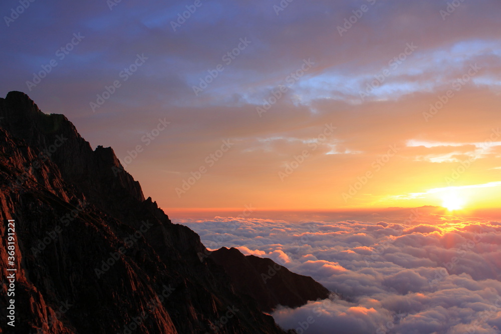 山の夕景