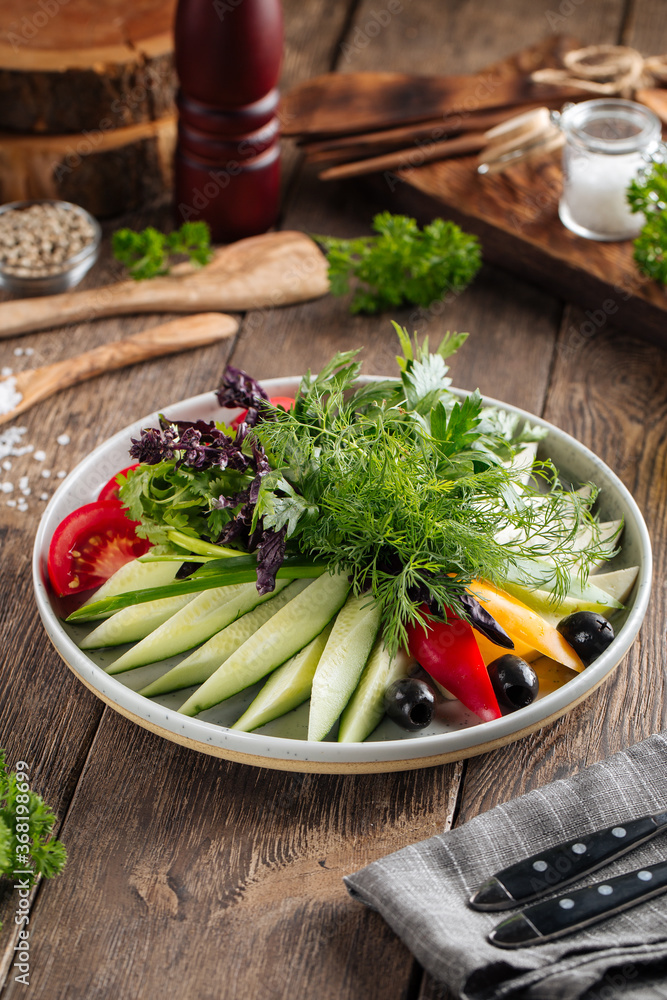 Fresh vegetables platter appetizer