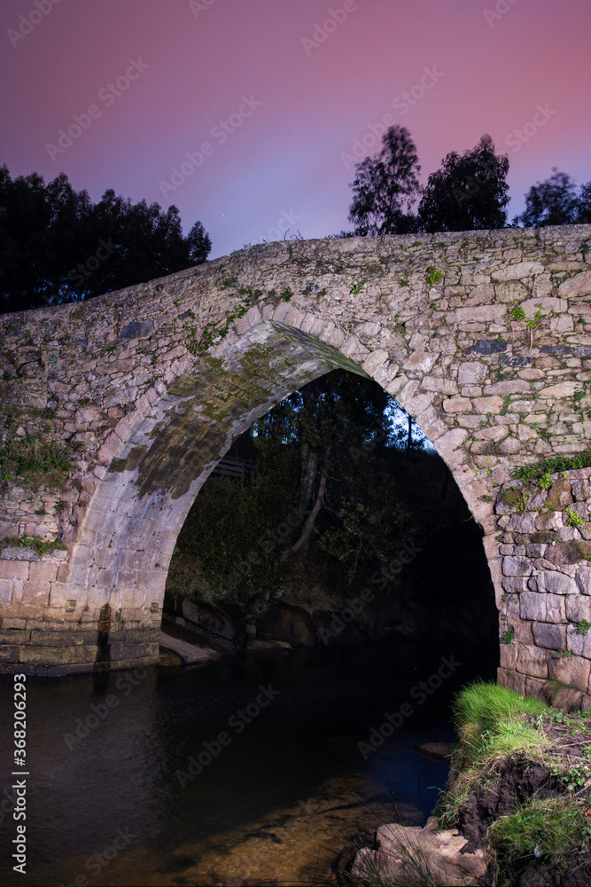 Puente medieval en Lieiro.