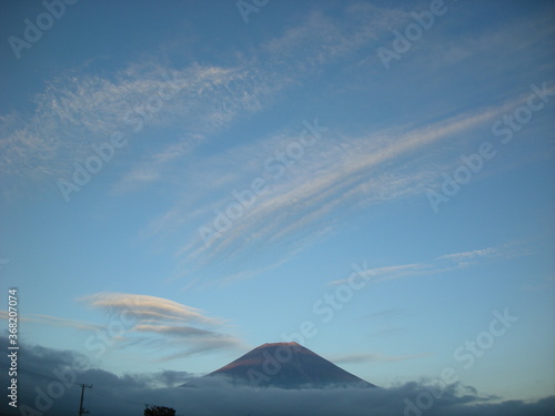 富士山と雲の芸術 © wankodog