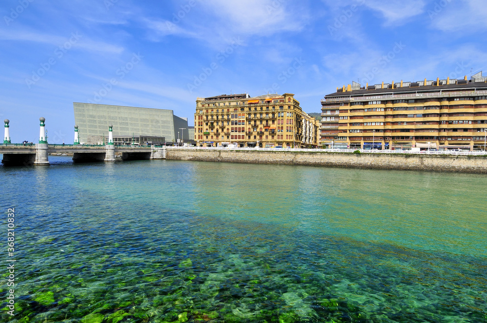 Naklejka premium widok na miasto San Sebastian (Donostia)