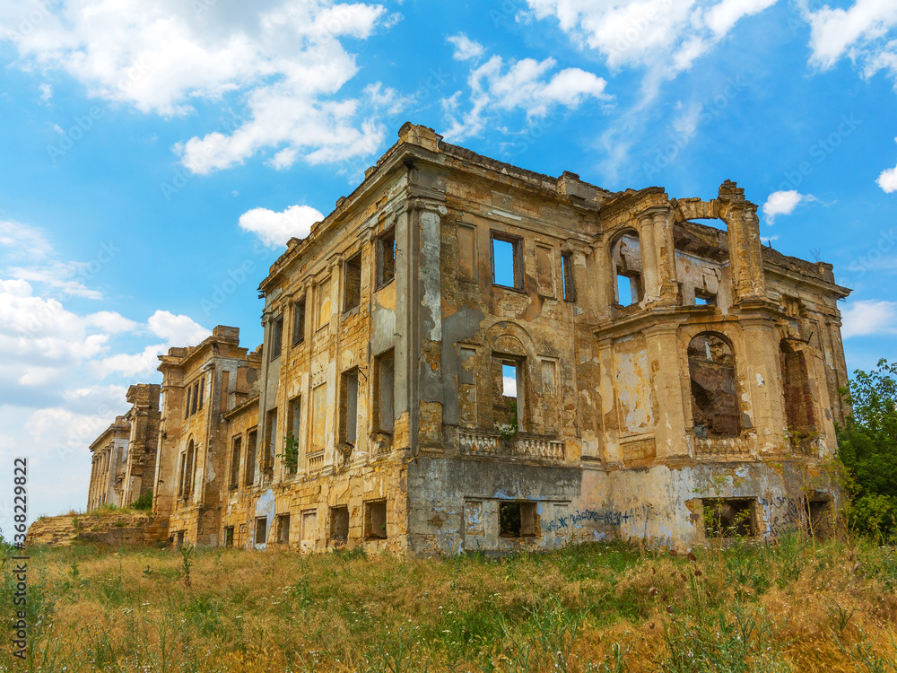The ruins of an ancient house in Odessa, Ukraine. Historic building destroyed by vandals of the proletariat during a revolution in Russia in the 20th century. The ruins of an ancient house in Odessa, Ukraine. Historic building destroyed by vandals of the proletariat during a revolution in Russia in the 20th century.