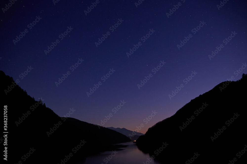 夜の奥木曽湖と星空 長野県木曽郡木祖村