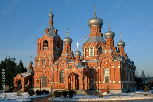 Holy Cross Church in the village Darna (1895). Moscow region (2013).