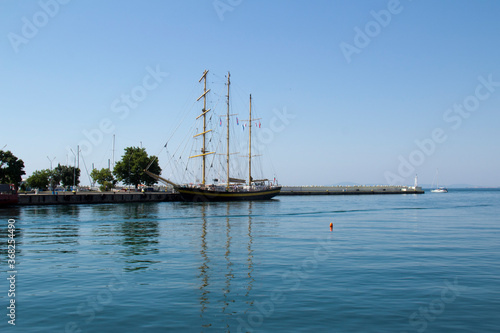 Fototapeta Naklejka Na Ścianę i Meble -  boats in the harbor